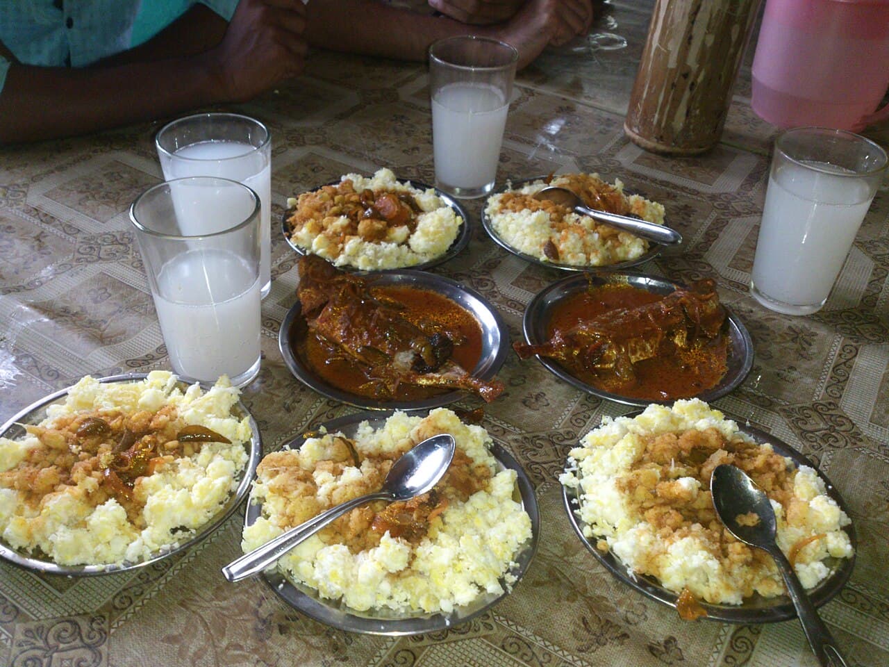 Kappa with meen curry